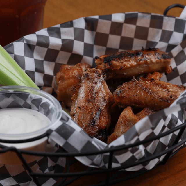 JUMBO SIZE WINGS 12 WINGS.
